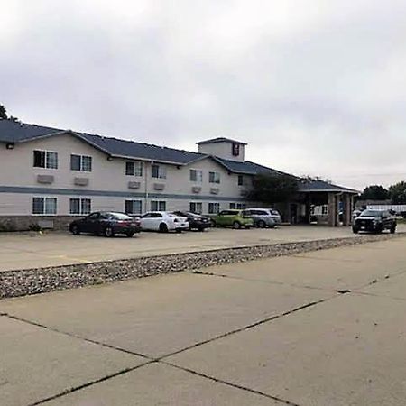 Regency Inn Geneseo Il I-80 Eksteriør bilde
