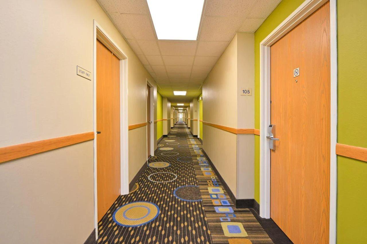 Regency Inn Geneseo Il I-80 Eksteriør bilde