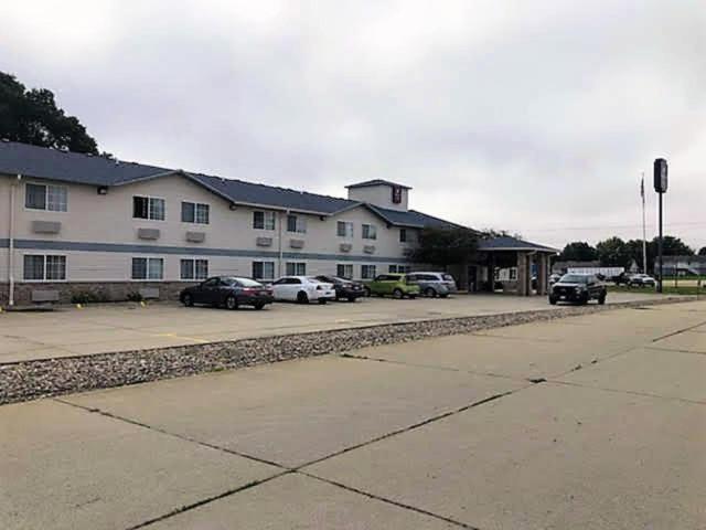 Regency Inn Geneseo Il I-80 Eksteriør bilde