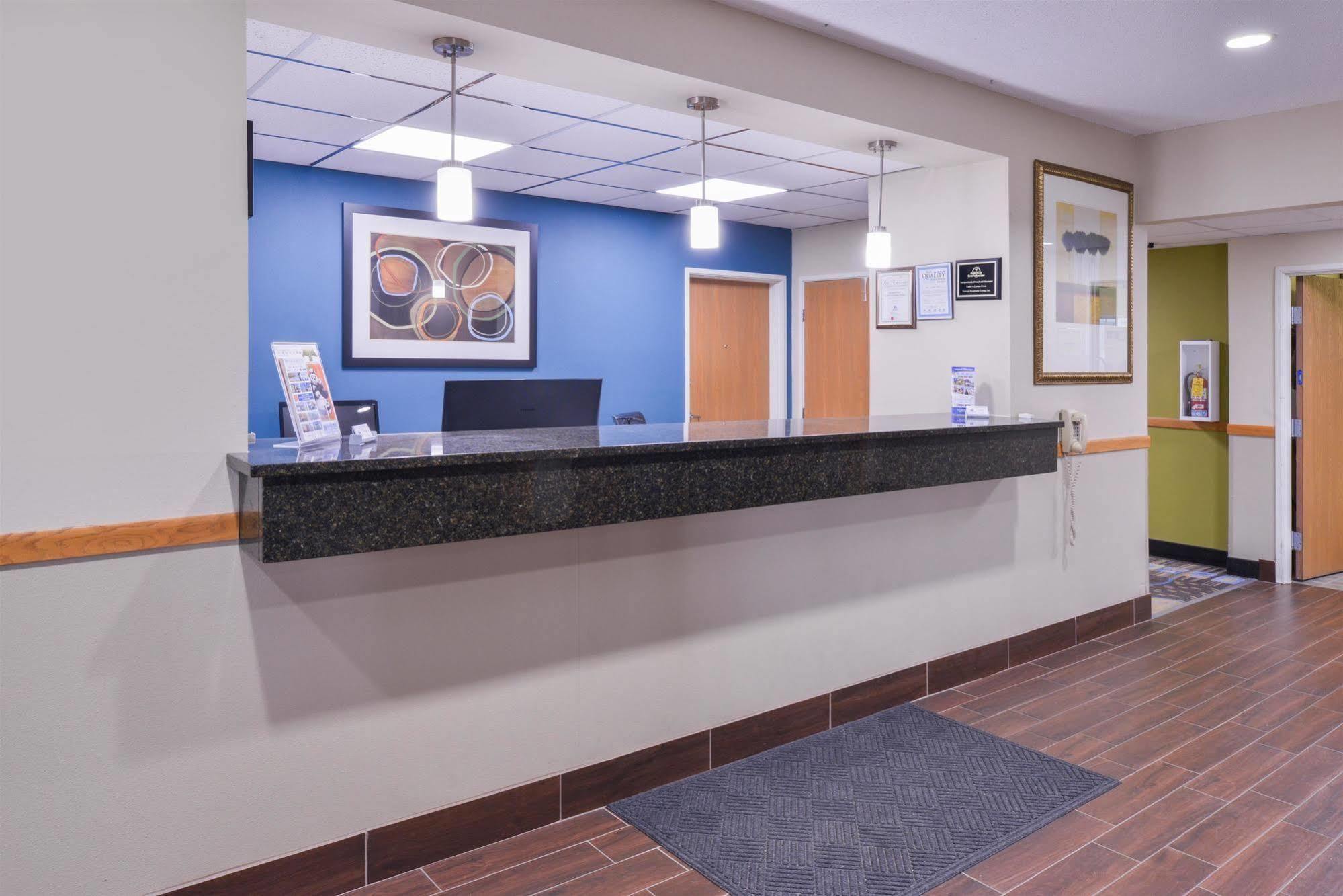 Regency Inn Geneseo Il I-80 Eksteriør bilde