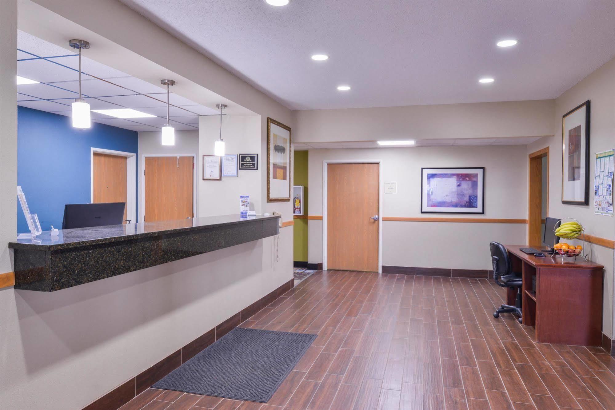 Regency Inn Geneseo Il I-80 Eksteriør bilde